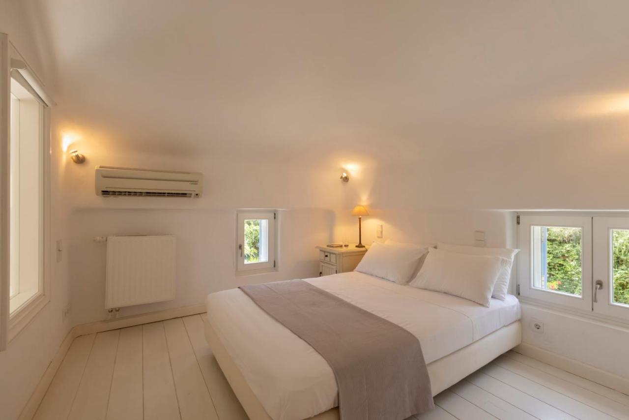 Luxury Villa By The Beach Steniaí Buitenkant foto