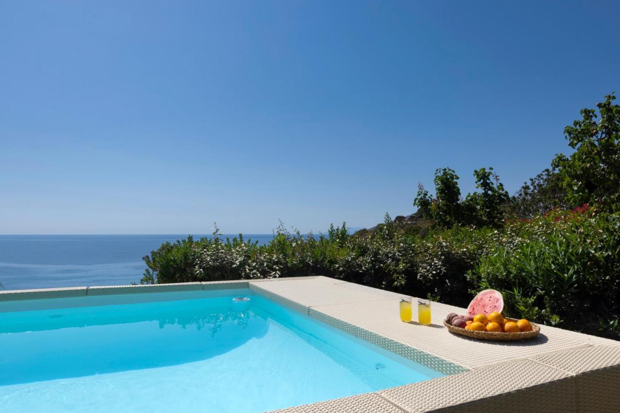 Luxury Villa By The Beach Steniaí Buitenkant foto